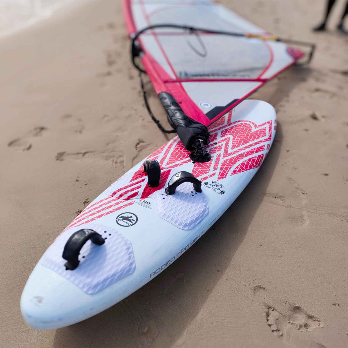 F2 Rodeo Pro windsurfing board 80-104L, size selectable, white/red